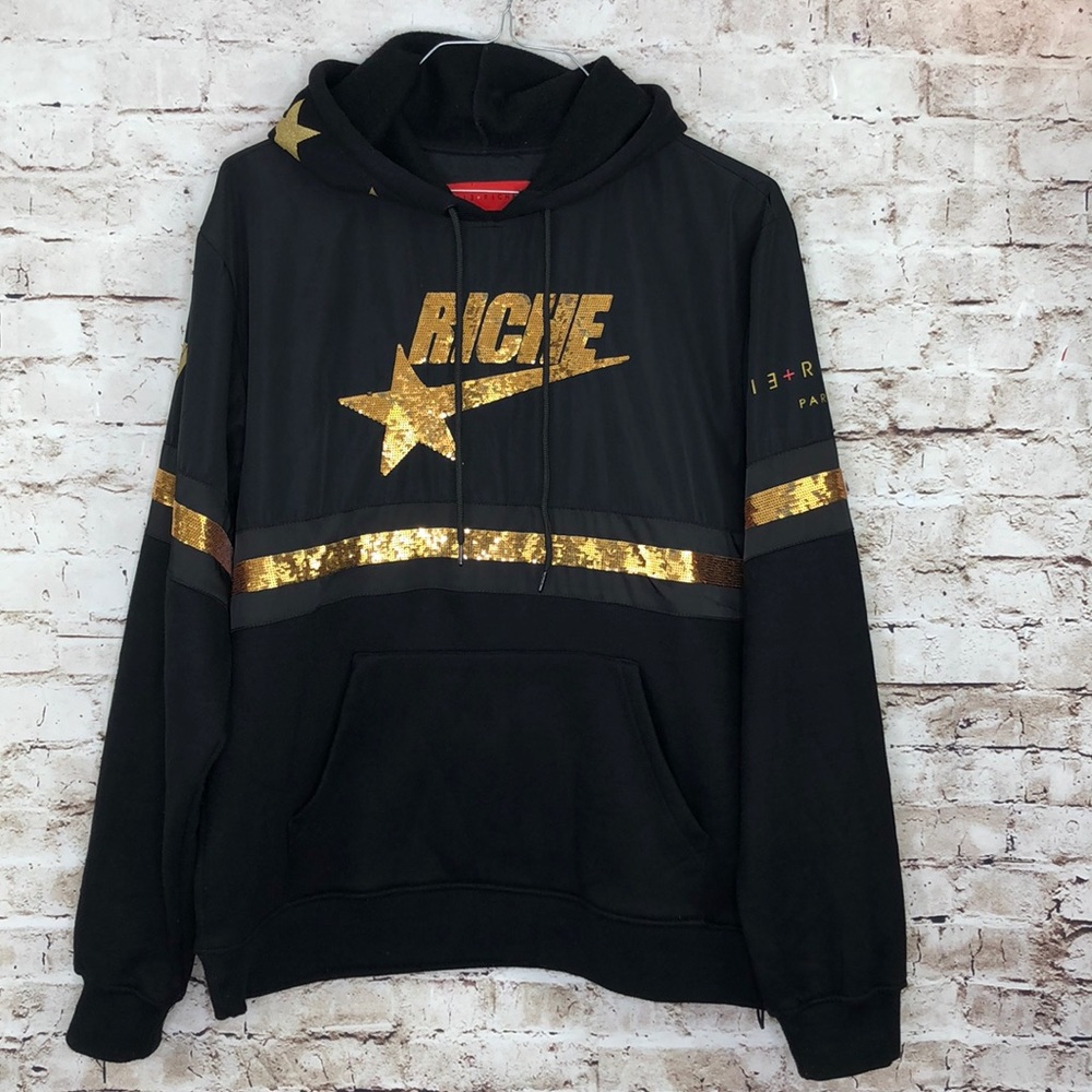 Vie and Riche star sweatshirt large